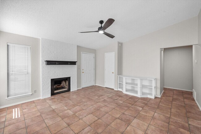 Building Photo - Precious Mansfield 2 Bed 2 Bath