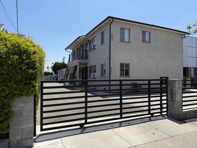 Foto del edificio - 5654 Case Ave