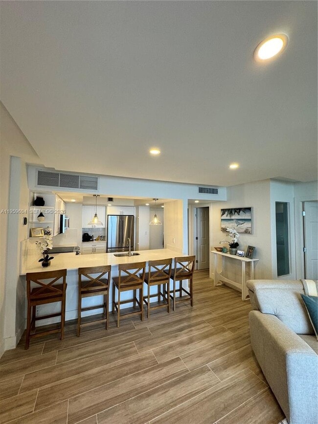 Foto del edificio - 9273 Collins Ave