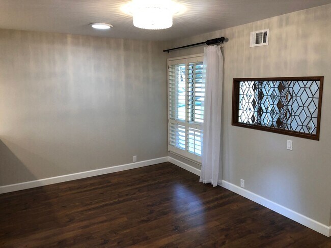 Foto del edificio - Well maintained, updated Goleta home