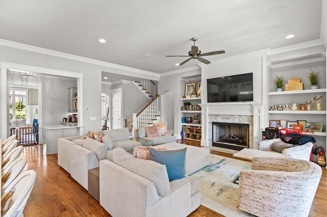 Building Photo - 1519 Amesbury Ln