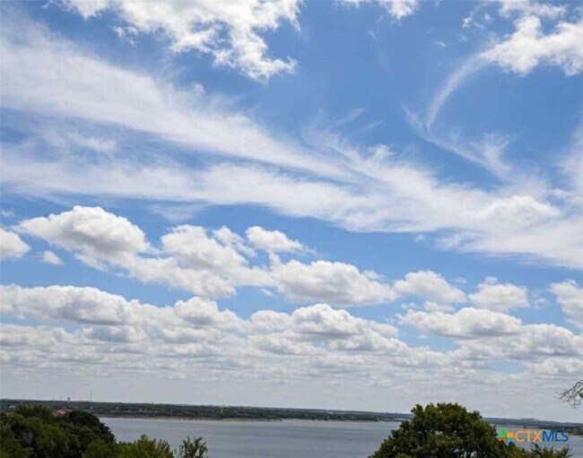 Foto del edificio - 7255 Woodlake Cir