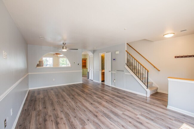 Foto del edificio - Lovely 2 BR/2.5 BA 2-Level Condo in Crofton!