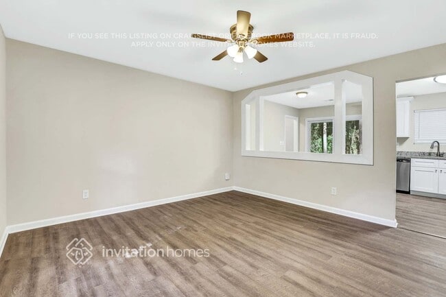 Foto del edificio - 1411 Marcelle Heights Pl NW