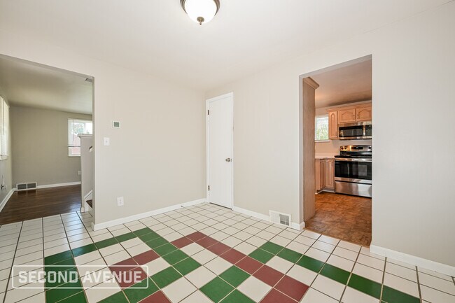 Building Photo - 320 Marbury Dr