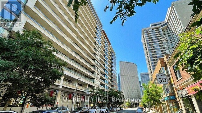 Building Photo - 111-111 Elizabeth St
