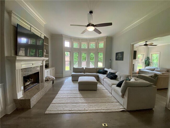 Building Photo - 2464 Canopy Glen NE