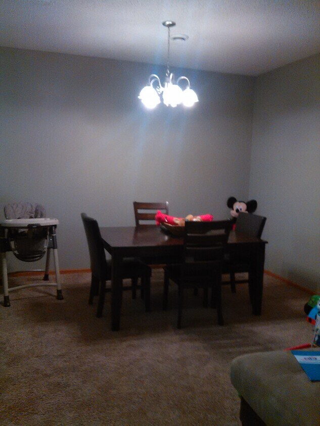 Foto principal - 13040 Europa Trail Way N