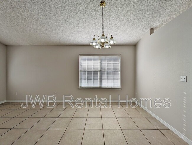 Foto del edificio - 1990 Flora Ct