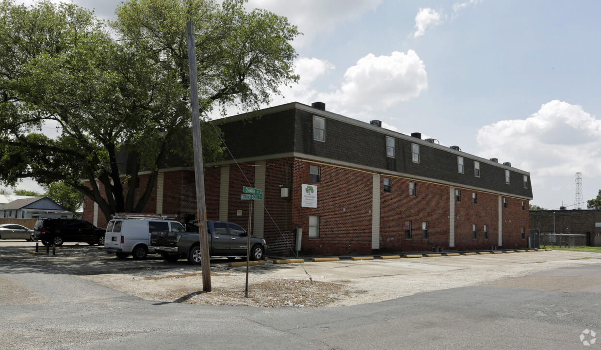 Building Photo - Jefferson Oak Apartments