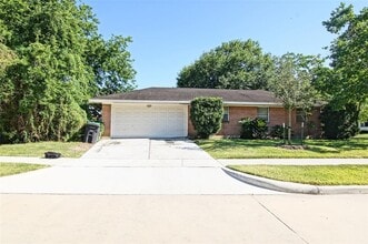 Building Photo - 4048 Newshire Dr