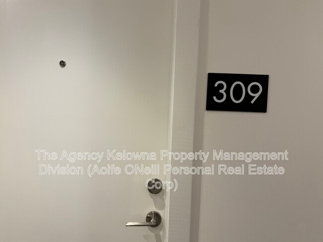 Photo du bâtiment - 1036 Coronation Ave