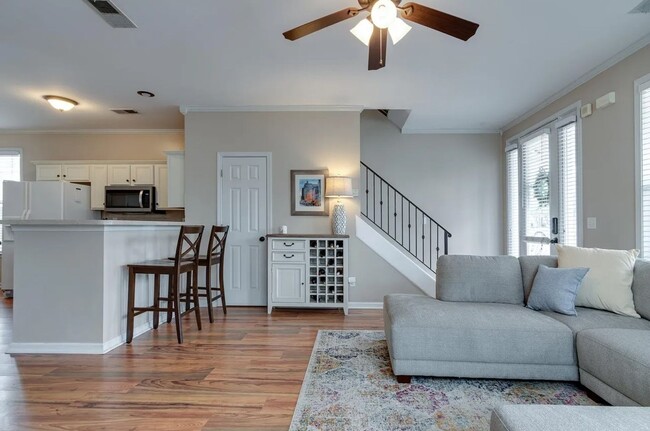 Building Photo - Charming Harbor Town Home - 2BR/2.5BA with Modern Comforts & Prime Island Living
