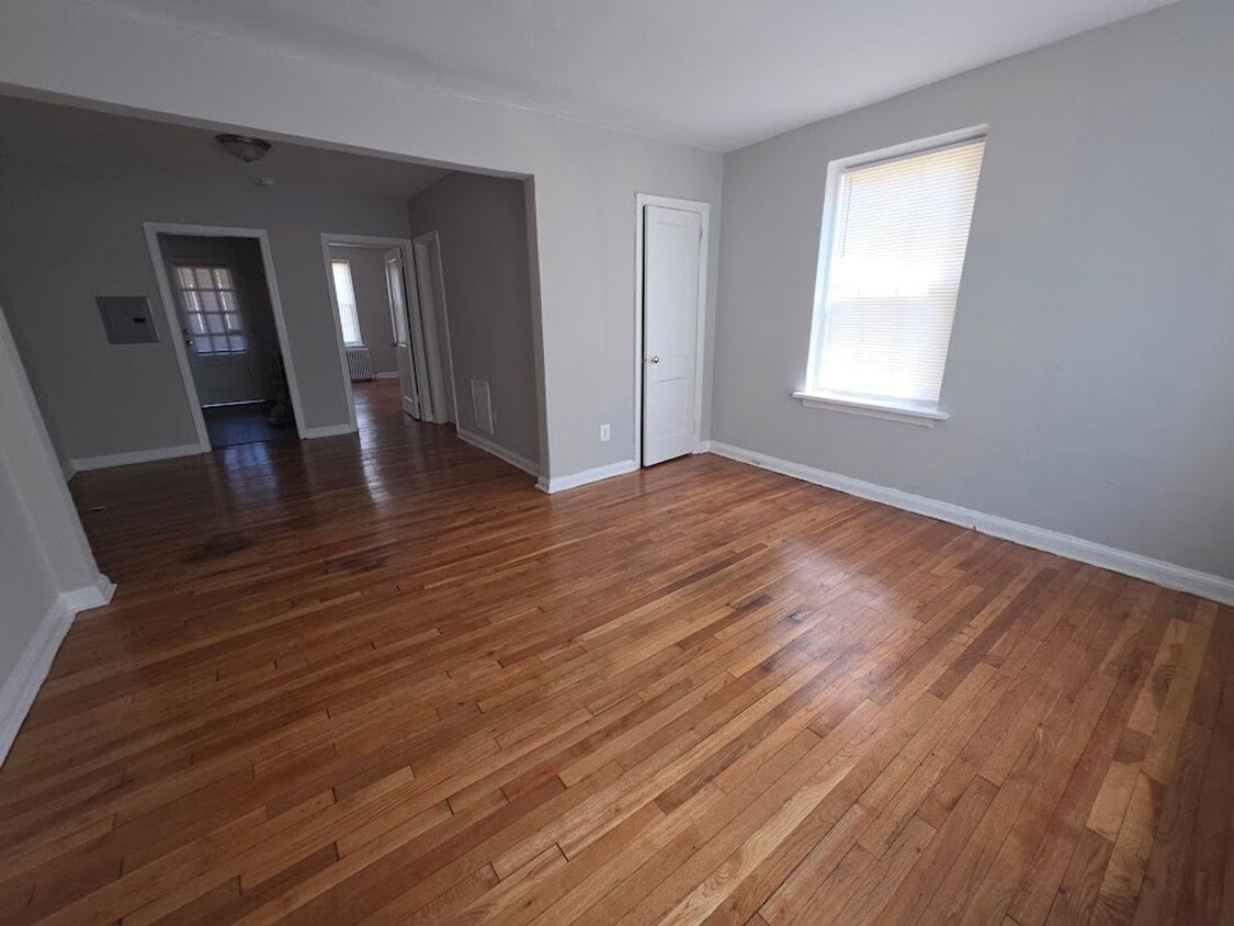 Photo - 3314 EAST CAPITOL ST NE
