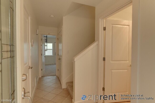 Building Photo - 4 br, 4 bath Townhome - 926 Southwest Hold...