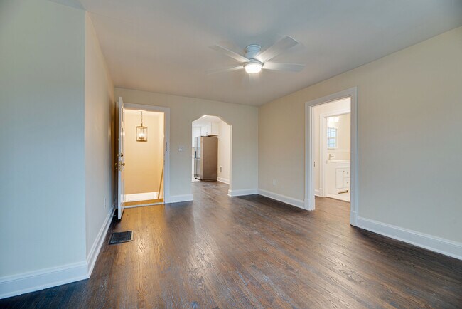 Living Room - 1109 Graybar Ln