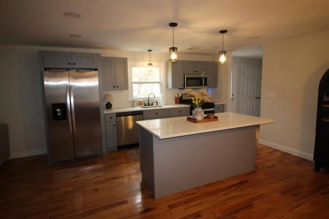 Building Photo - 4 Ferland Dr