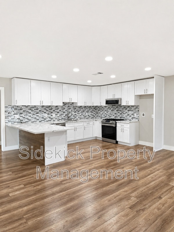 Building Photo - 11443 Dicky St