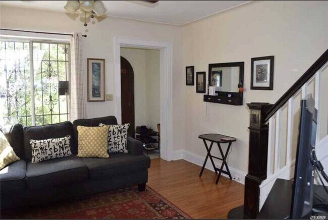 Foto del edificio - 147-43 Hoover Ave
