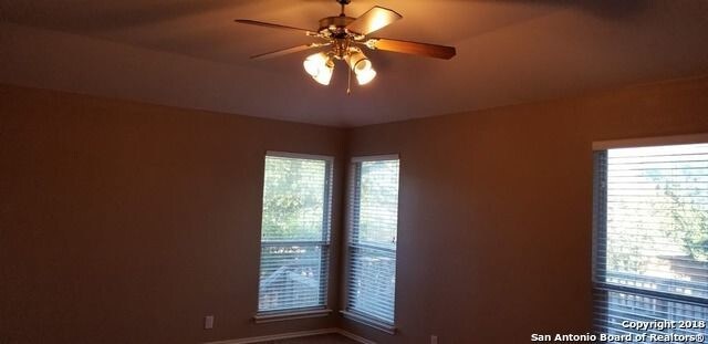Building Photo - 15862 Redwoods Manor