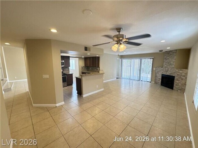 Foto del edificio - Spacious 3BR Home with Loft, Vaulted Ceilings & Covered Patio