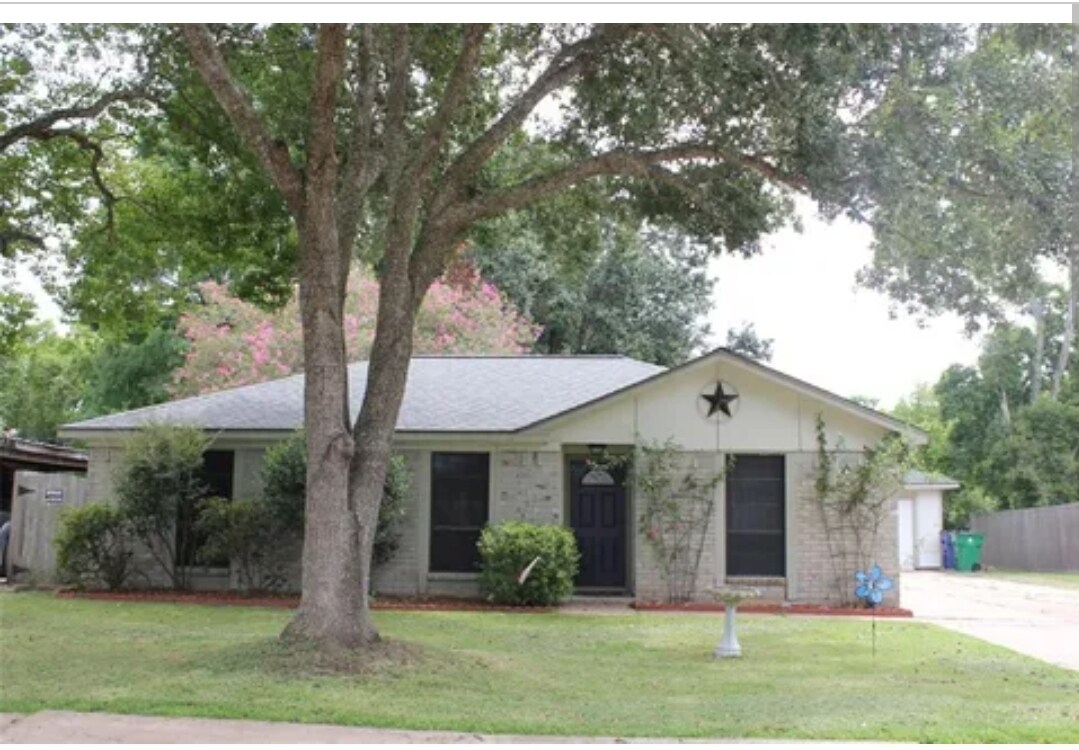 Primary Photo - 717 Betty St