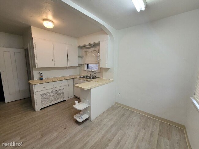 Foto del edificio - 3 br, 1 bath House - 787 Thornhill Drive