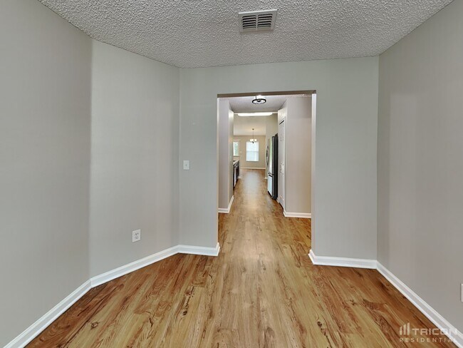 Foto del edificio - 2706 Taylor Hill Dr