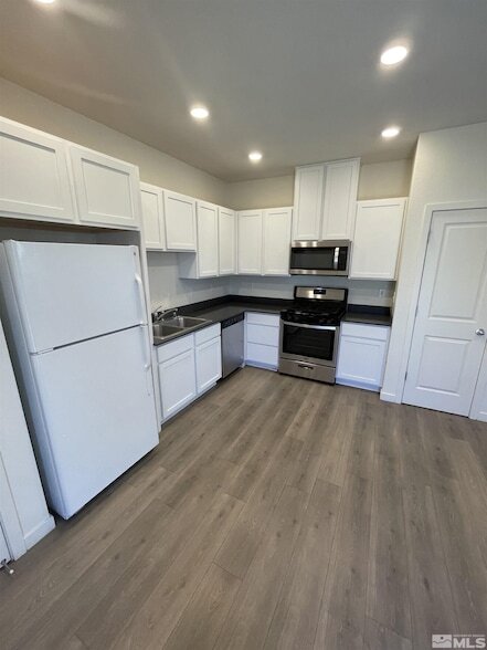 Foto del edificio - 8839 Wolf Moon Dr