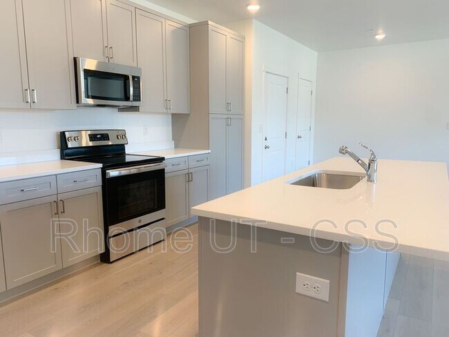 Building Photo - 8358 Sky Mirror Ln