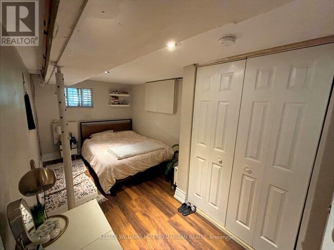 Photo du bâtiment - 95 Barker Ave