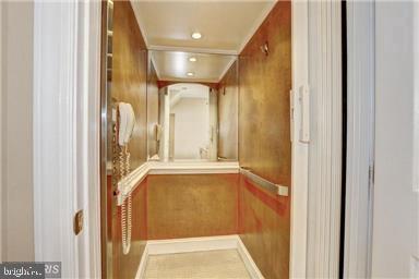 Foto del edificio - 1335 Lessard Ln