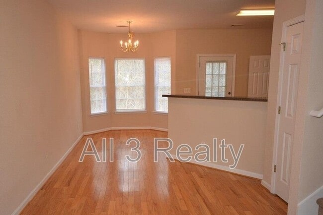 Building Photo - 142 Brookview Dr