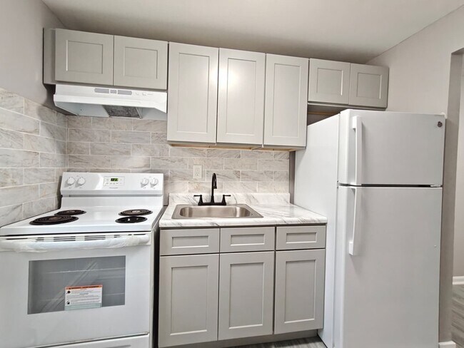 Photo - 308 Main St Apartment