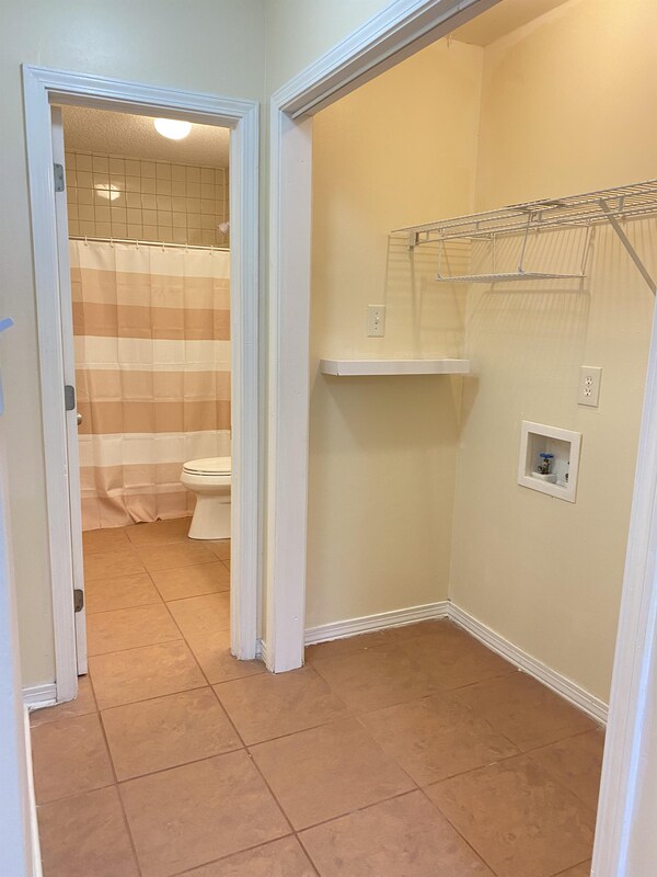 Building Photo - 64 Summer Oaks Dr