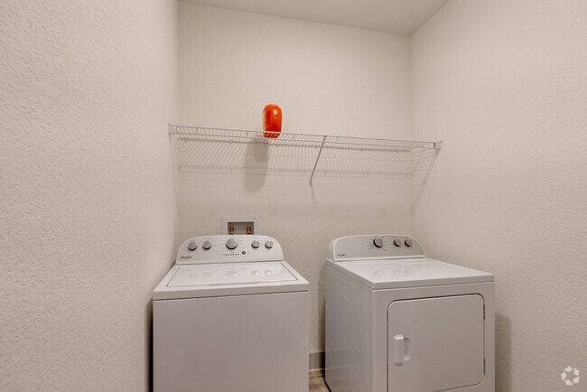 1BR,1BA - 756SF - Palacio