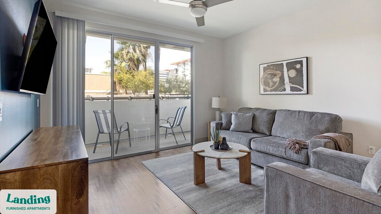 Foto principal - 2323 E Highland Ave