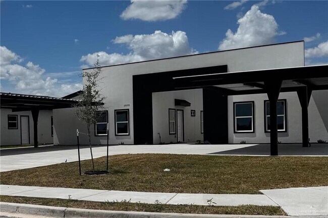 Building Photo - 9 Bravo Rd