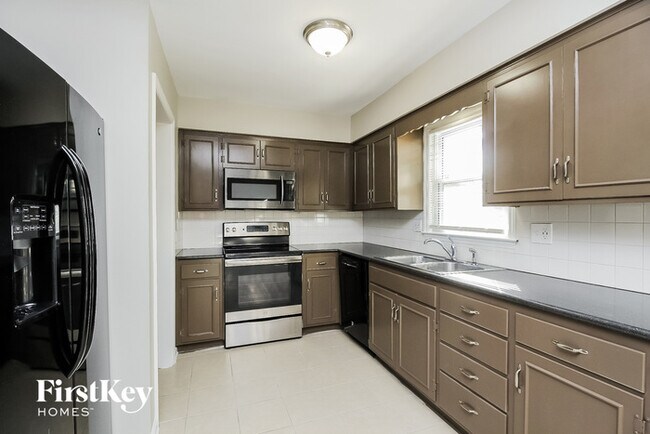 Building Photo - 7310 Flint Dr