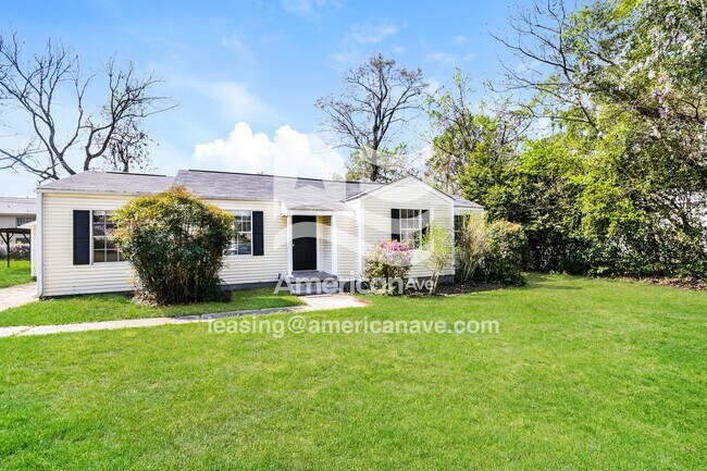 Foto del edificio - 28 Springbrook Cir