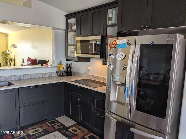 Building Photo - 2536 E McArthur Dr