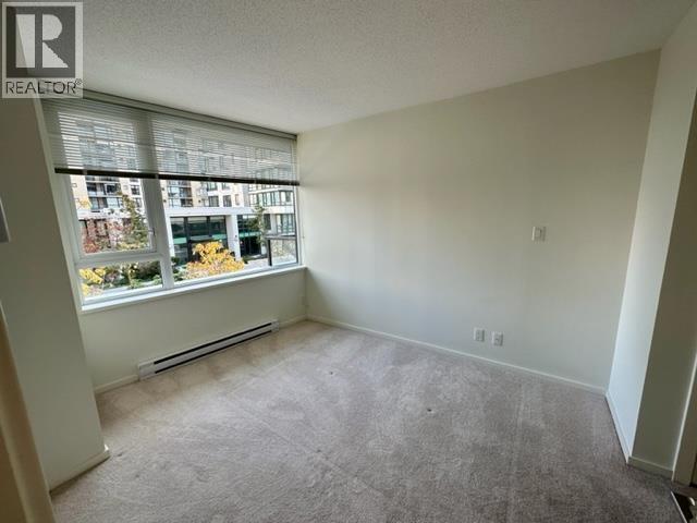 Photo du bâtiment - 7888 Ackroyd Rd