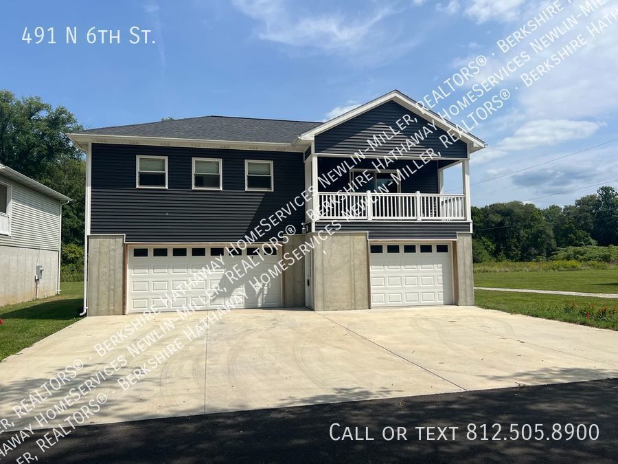 Primary Photo - 2 Bed 1 Bath located in Clinton