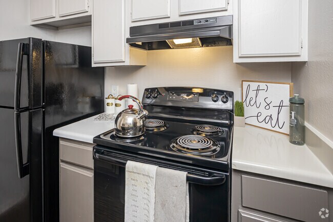 2HAB, 2BA - 931 ft² - Elevate at Highland-Under New Management