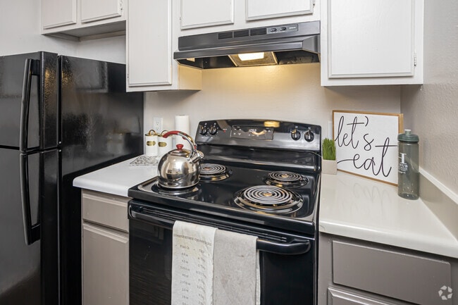 2BR, 2BA - 931SF - The Hub at Baton Rouge-Under New Management