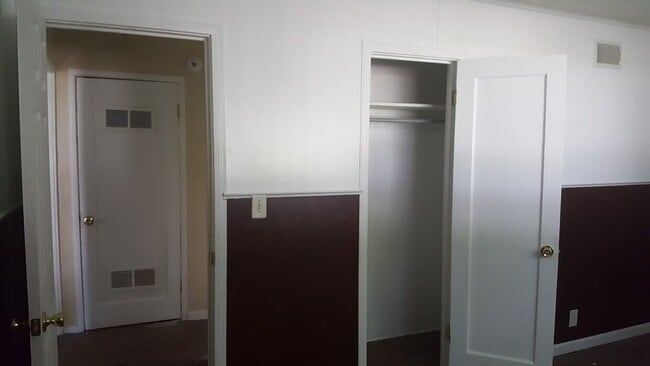 Photo - Three Bedroom One Bathroom House