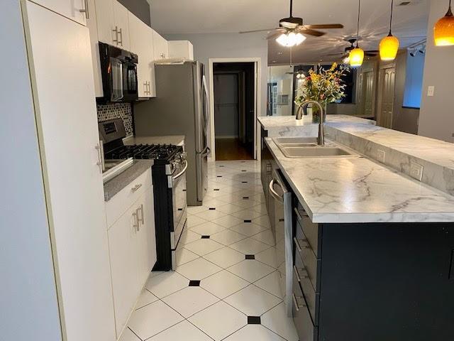 Foto del edificio - 7648 Broadview Dr