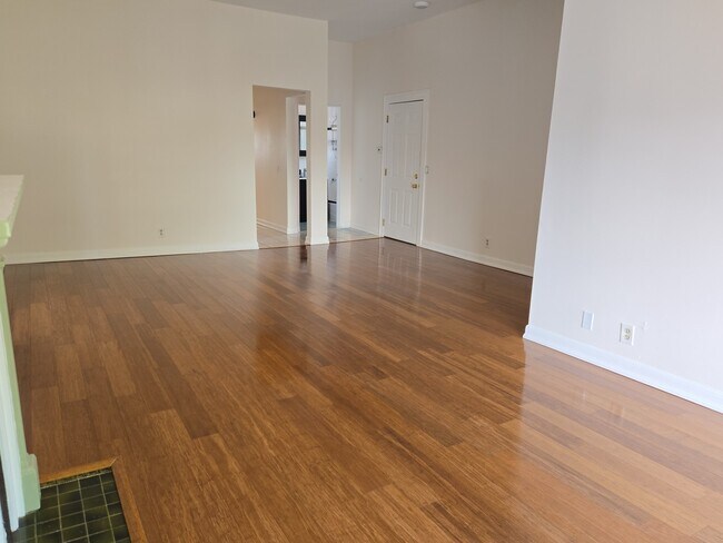 Foto del edificio - 2427 W Arthington St