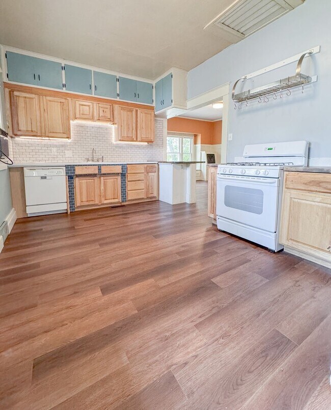 Foto del edificio - 2 BED/ 2 BATH SINGLE FAMILY HOME