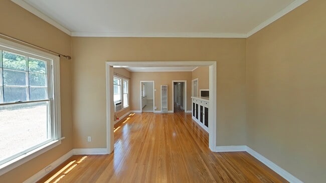 Dining room - 207 W Windsor Rd